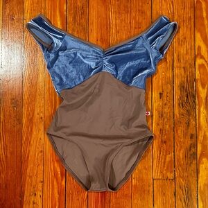 Yumiko Elli Leotard